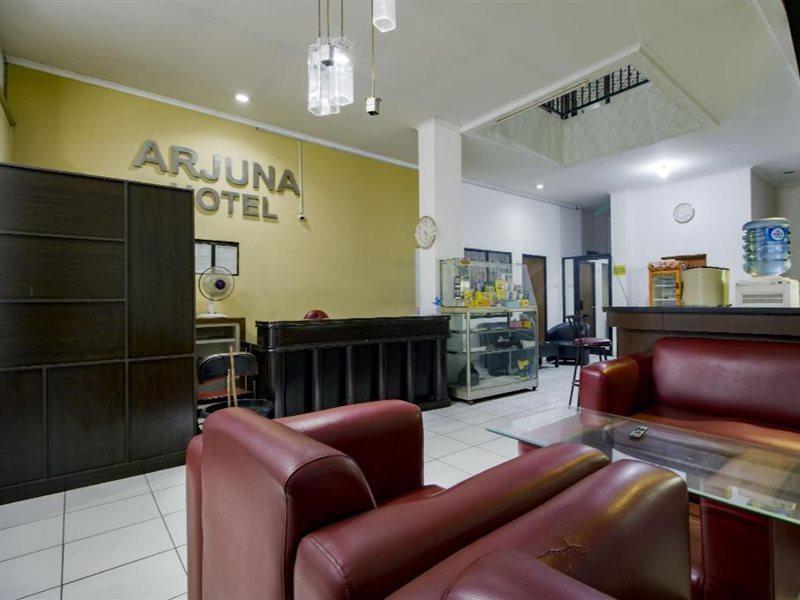 Hotel Arjuna Bekasi Exterior photo