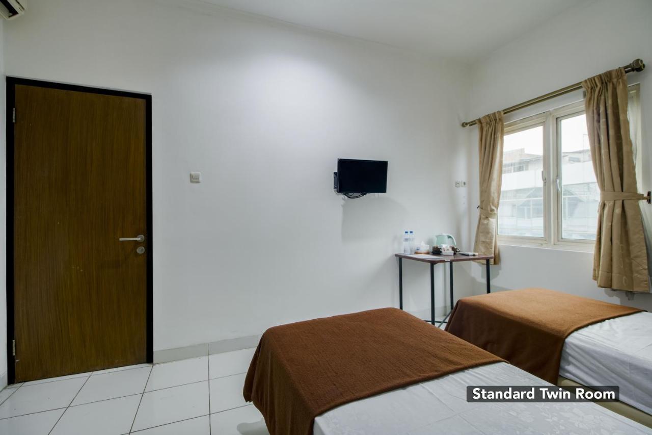 Hotel Arjuna Bekasi Exterior photo